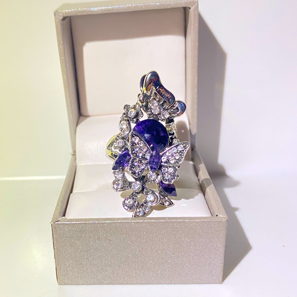 Fashion ring